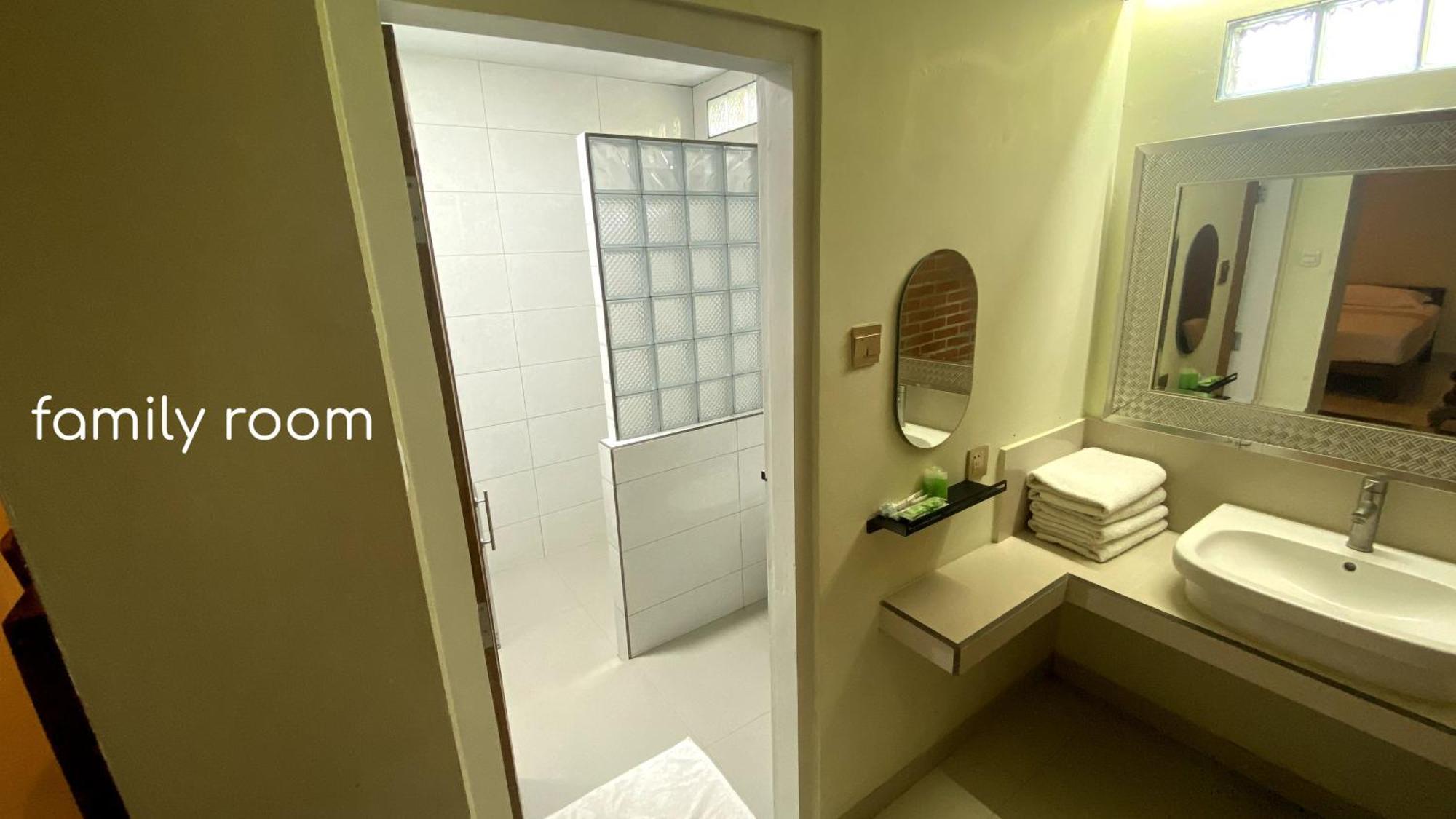 Puri Pangeran Hotel Yogyakarta Exterior foto