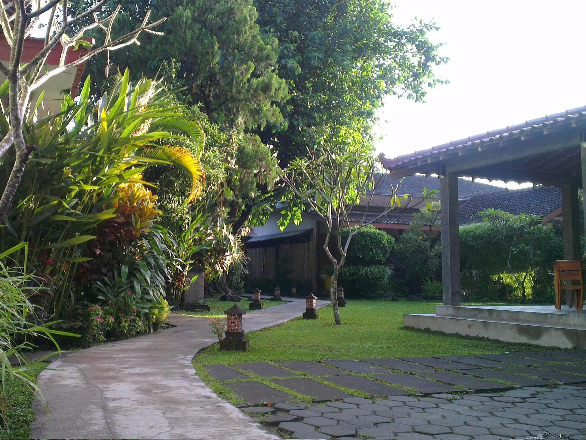 Puri Pangeran Hotel Yogyakarta Exterior foto