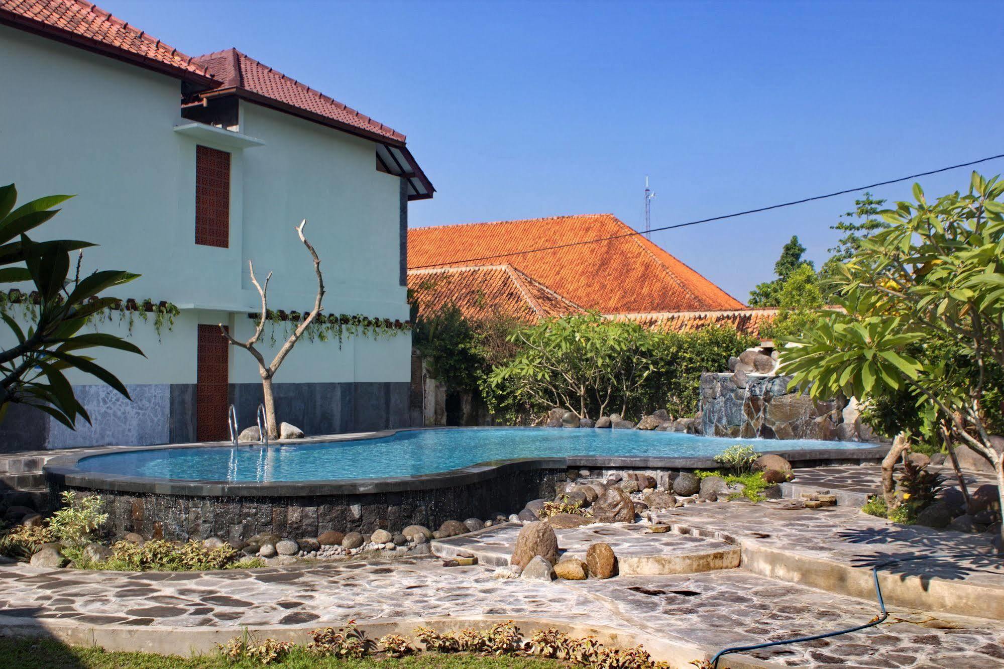Puri Pangeran Hotel Yogyakarta Exterior foto